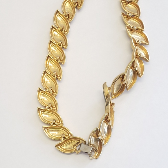 Vintage Green Swirl & Cream Swirl Gold Link Choker Necklace - Picture 9 of 9